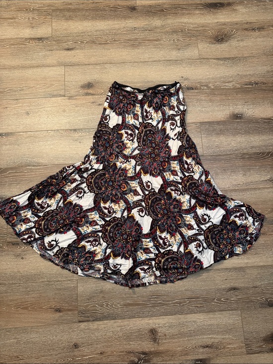 lola Dresses & Skirts - lola White Circle Skirt with Multicolor Paisley Small